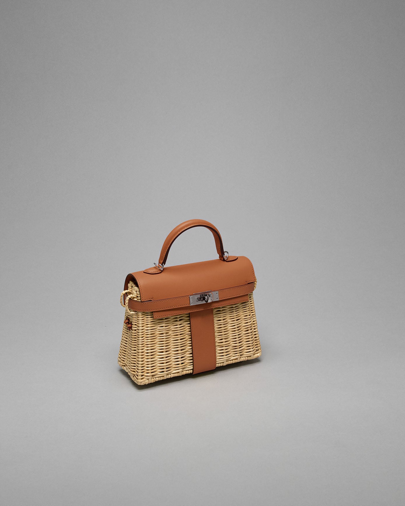Kelly Picnic Gold