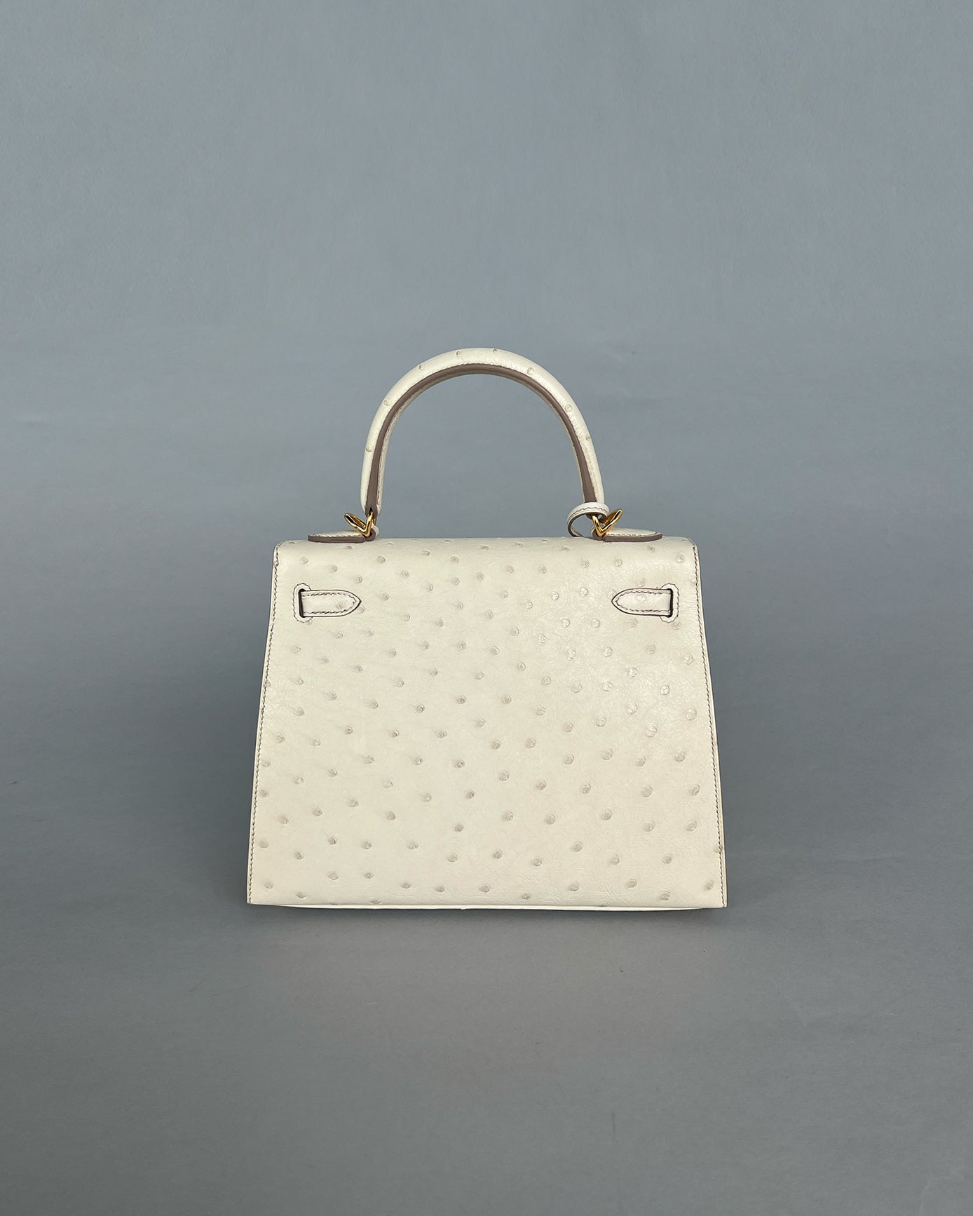 Kelly 25 Beton Ostrich